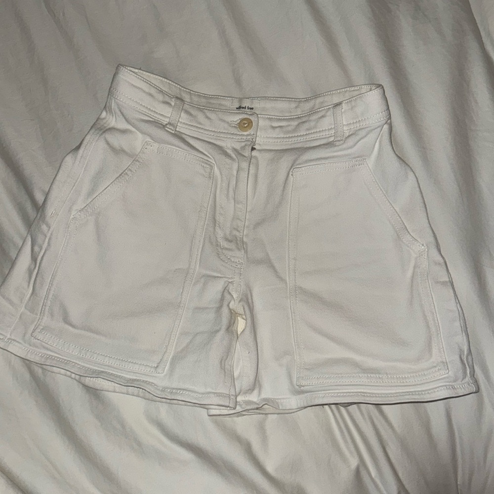 Aritzia Wilfred free white utility shorts
